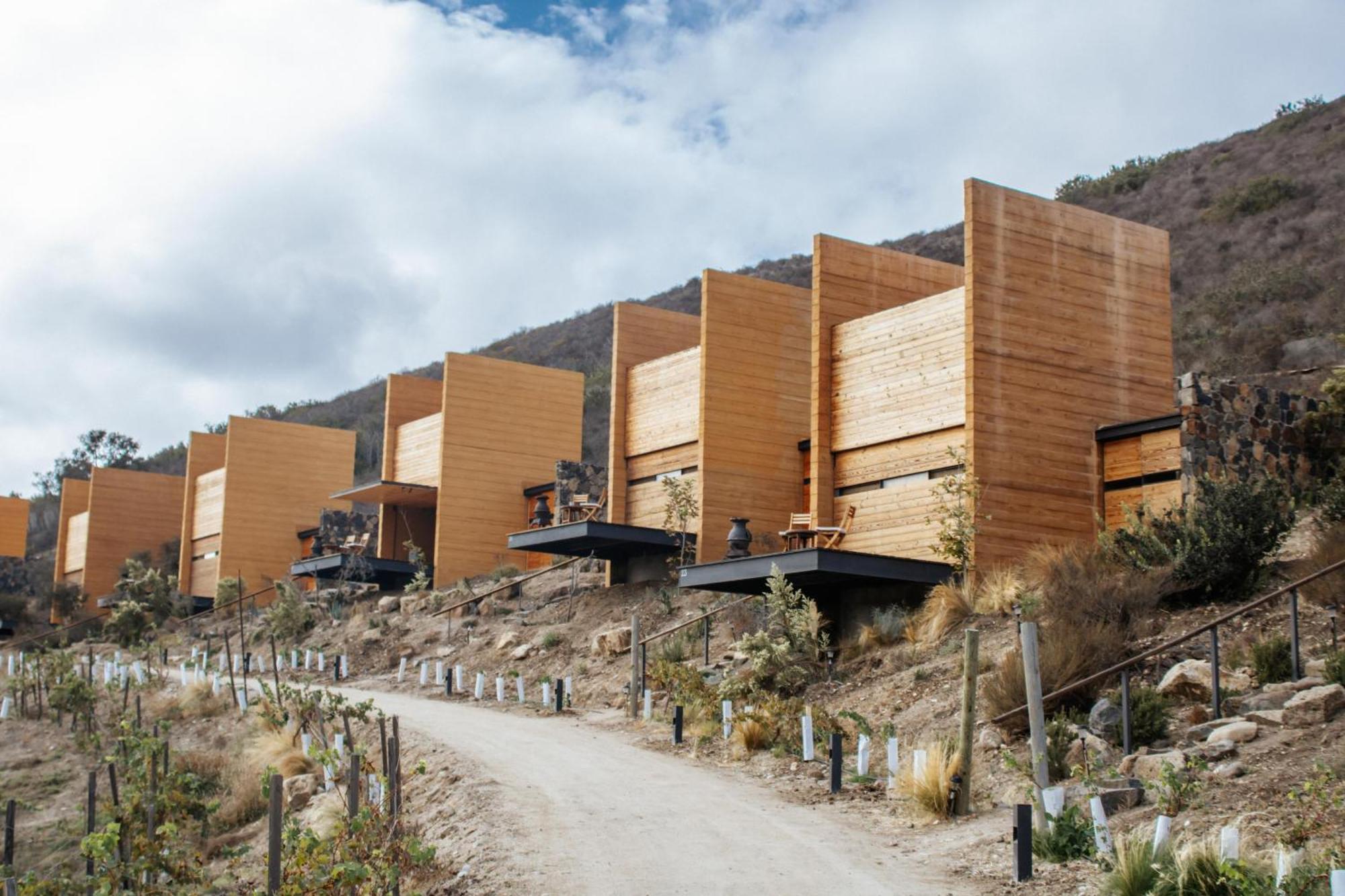 Hotel Cuatro Cuatros เอนเซนาดา ภายนอก รูปภาพ
