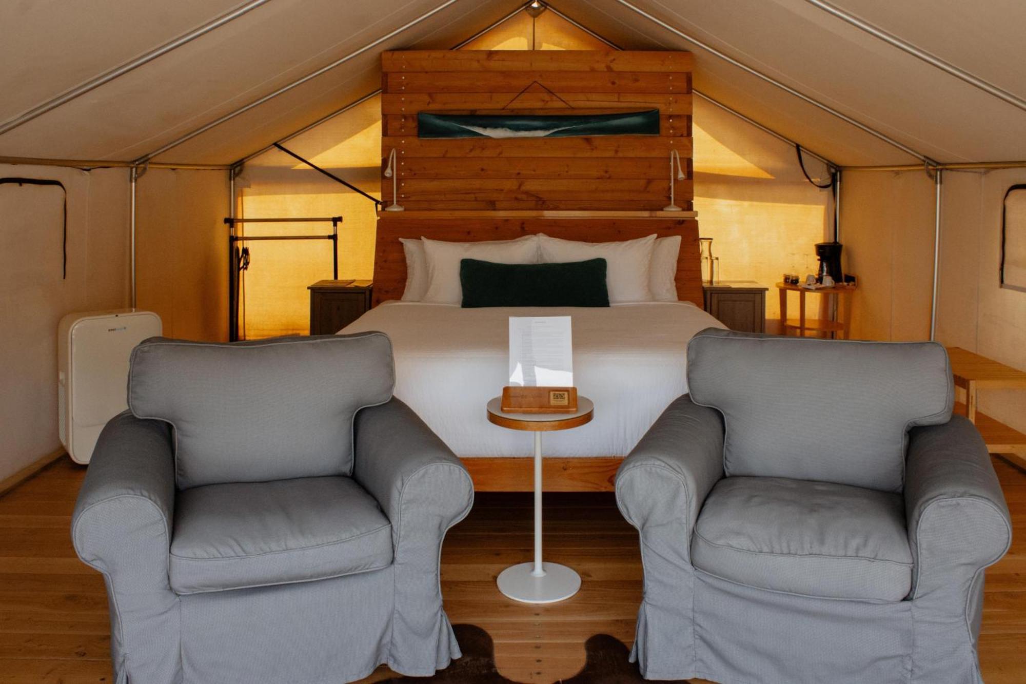 Hotel Cuatro Cuatros เอนเซนาดา ภายนอก รูปภาพ
