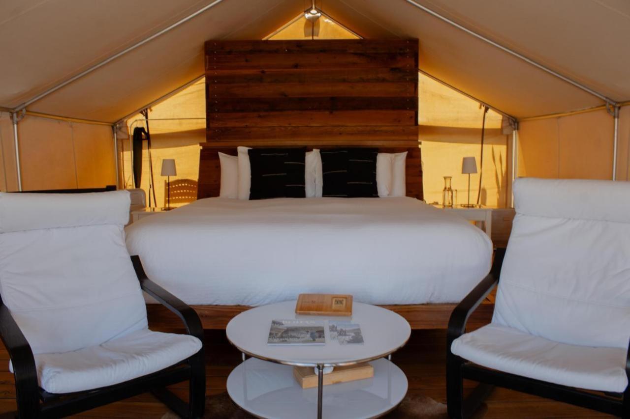Hotel Cuatro Cuatros เอนเซนาดา ภายนอก รูปภาพ