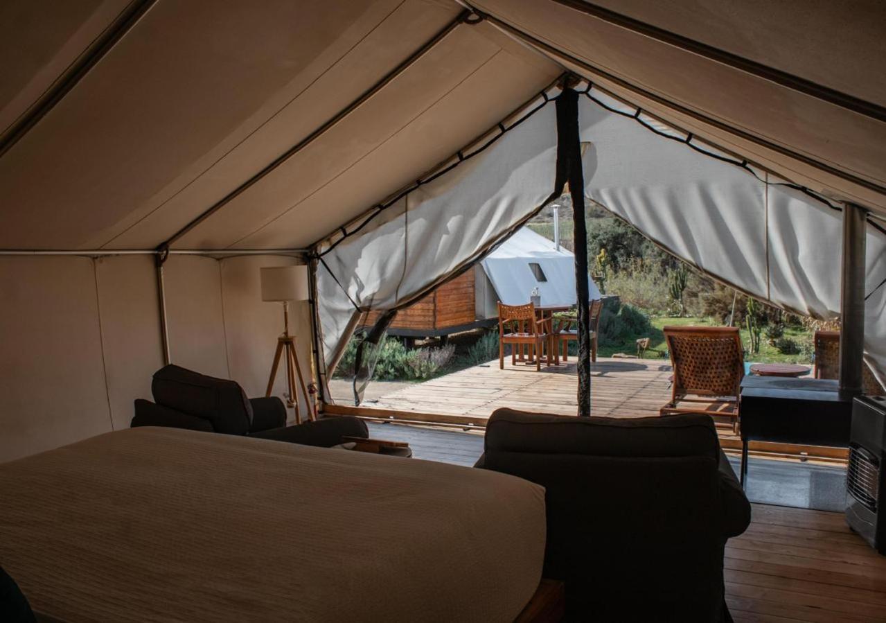 Hotel Cuatro Cuatros เอนเซนาดา ภายนอก รูปภาพ